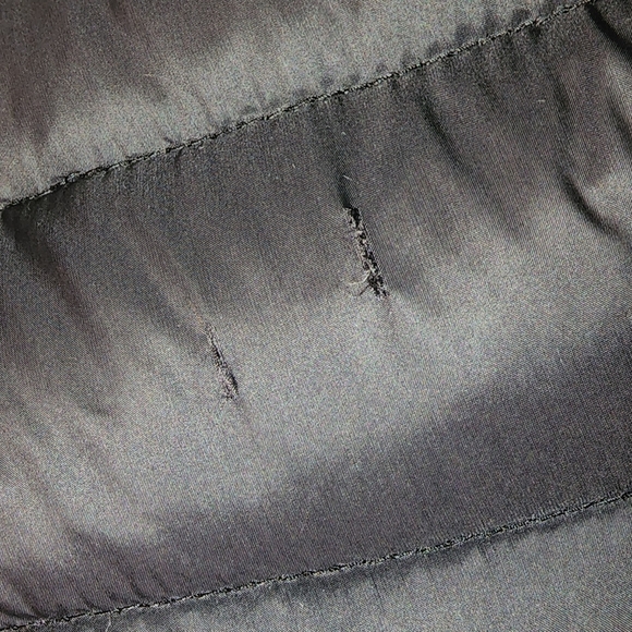 ** DONATED ** Packable Warm Puffer Vest - Picture 3 of 3